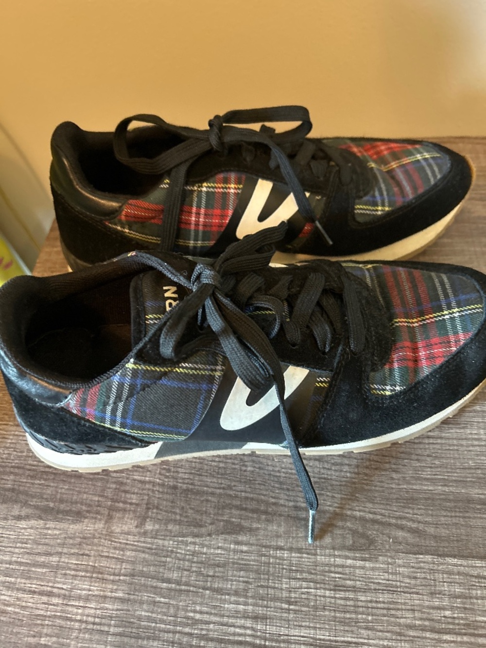 TRETORN Loyola Women’s Lace Up Sneakersf